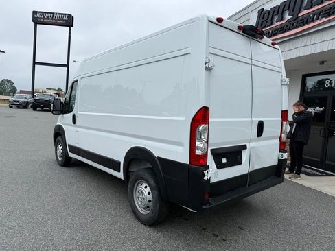 Used 2023 RAM ProMaster 2500 w/ Convenience Group FWD image 6