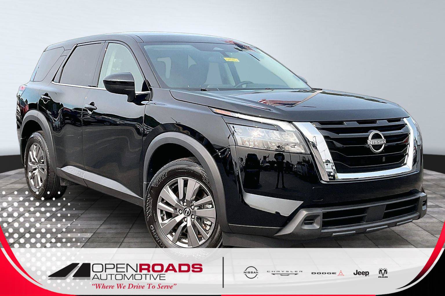 Certified 2025 Nissan Pathfinder S FWD image 1