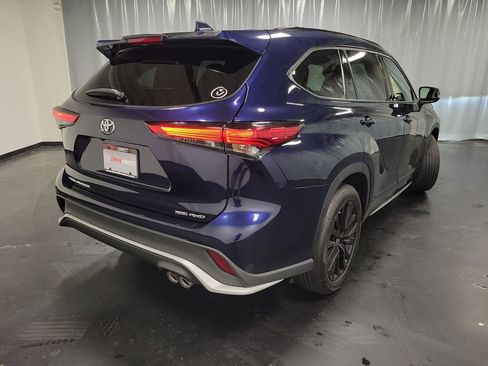 Used 2023 Toyota Highlander XSE AWD/4WD image 8