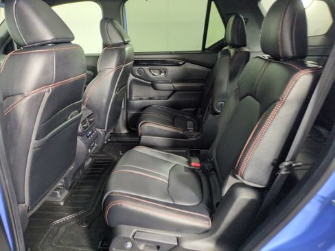Used 2025 Honda Pilot TrailSport image 28
