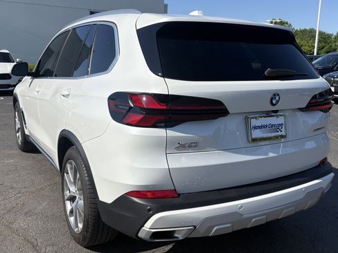 Certified 2024 BMW X5 xDrive40i w/ Parking Assistance Package AWD/4WD image 8