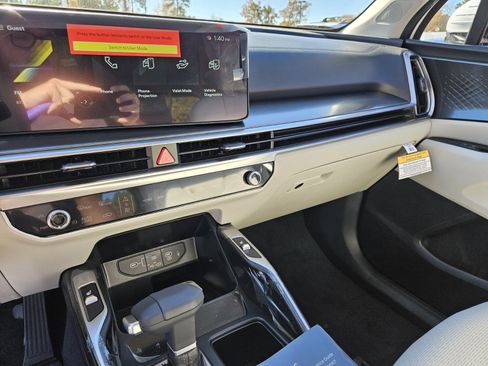 New 2026 Kia Sorento S image 13