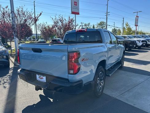 Used 2025 Chevrolet Colorado Z71 w/ Z71 Convenience Package 2 AWD/4WD image 5