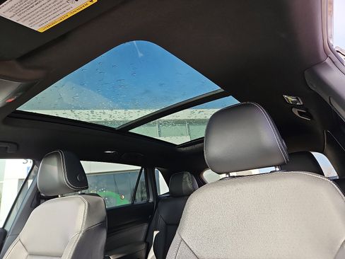 Certified 2023 Volkswagen Atlas Cross Sport SEL R-Line image 12