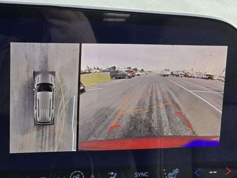 New 2026 Chevrolet Traverse LT w/ Midnight/Sport Edition image 5