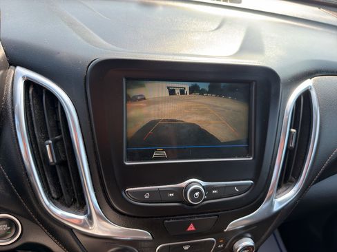 Used 2019 Chevrolet Equinox LT FWD image 11