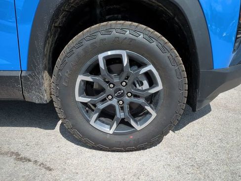 New 2026 Chevrolet Equinox ACTIV w/ Convenience Package III FWD image 10