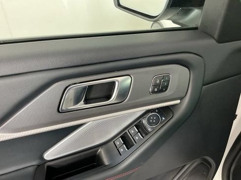 Certified 2025 Ford Explorer ST AWD/4WD image 15