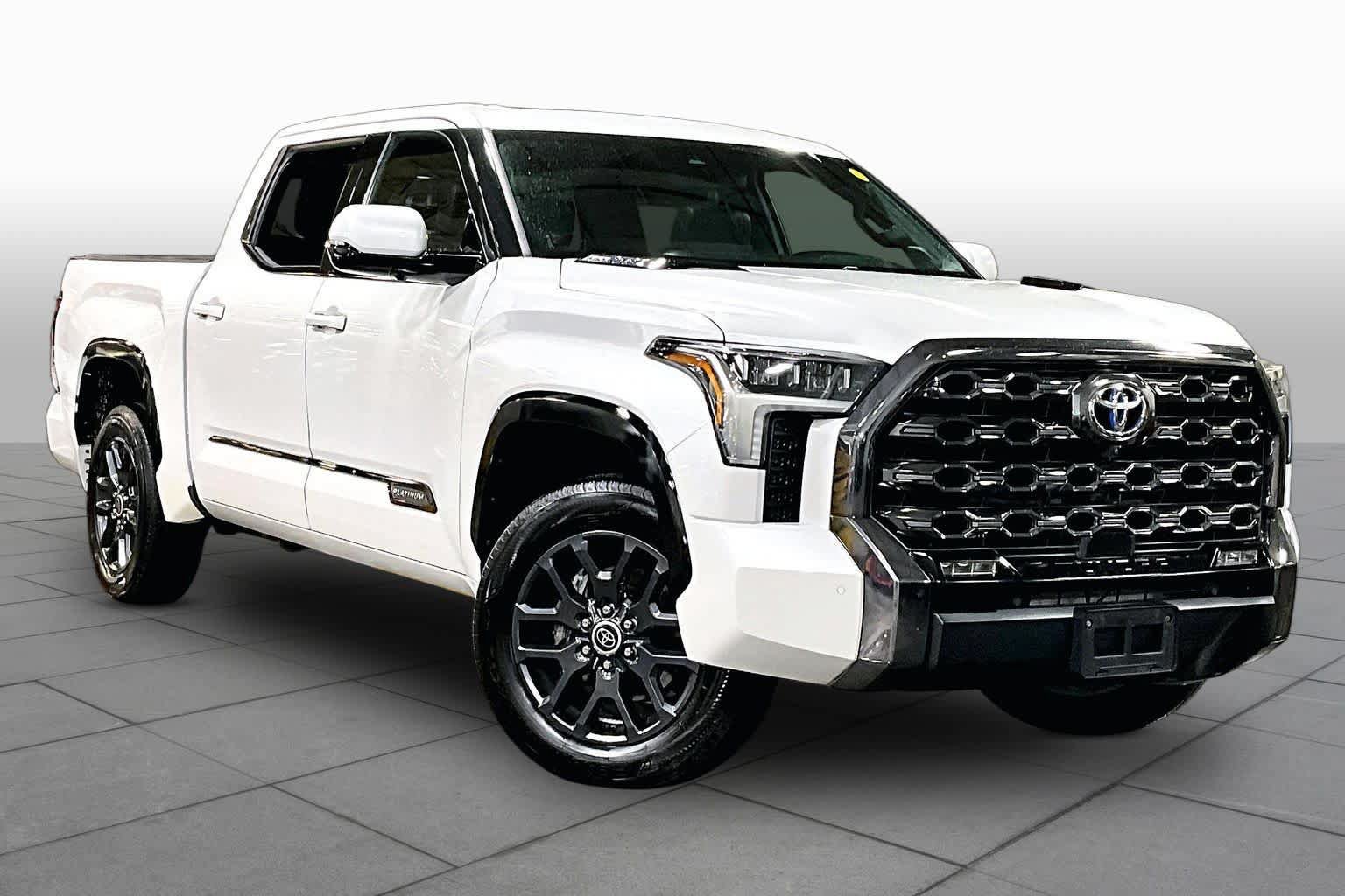 Used 2023 Toyota Tundra Platinum AWD/4WD image 3