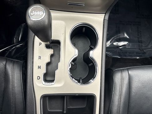 Used 2012 Jeep Grand Cherokee Laredo w/ Laredo E Group image 20