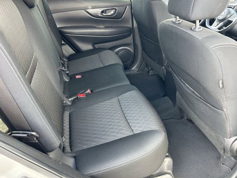 Used 2020 Nissan Rogue SV FWD image 27