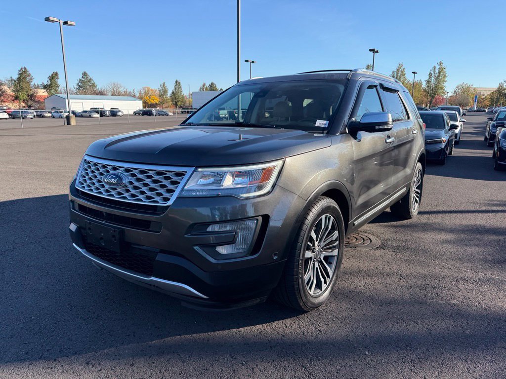 Used 2017 Ford Explorer Platinum AWD/4WD image 3