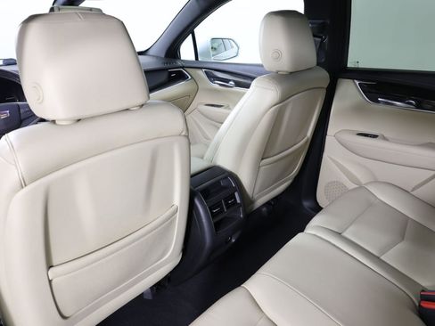 Used 2018 Cadillac XT5 Base image 46