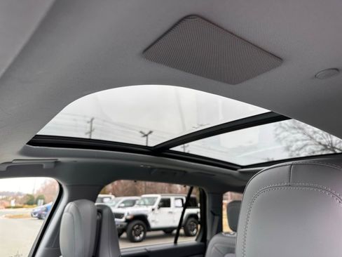 Used 2020 Lincoln Aviator Reserve w/ Equipment Group 202A image 35