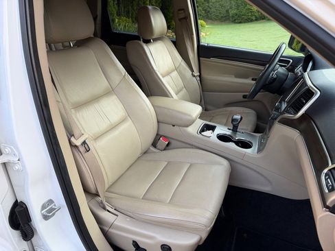 Used 2014 Jeep Grand Cherokee Limited w/ Trailer Tow Group IV RWD image 25