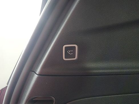 New 2026 Chrysler Pacifica Pinnacle image 10