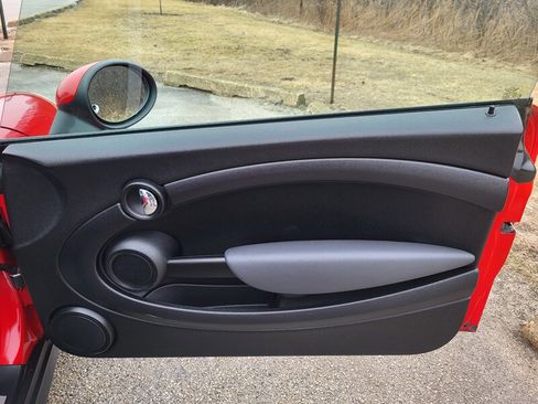 Used 2011 MINI Cooper Convertible image 22