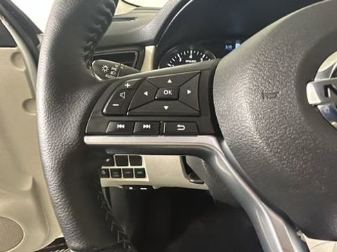 Used 2022 Nissan Rogue Sport SL AWD/4WD image 17