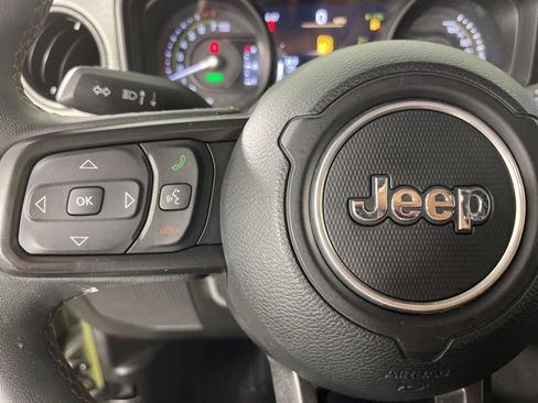 Used 2024 Jeep Wrangler Unlimited image 9