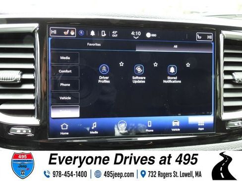 Used 2023 Chrysler Pacifica Touring-L FWD image 30