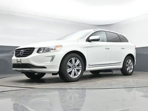 Used 2016 Volvo XC60 T6 w/ Proximity Package image 12