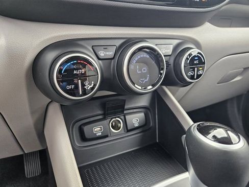 New 2025 Hyundai Venue SEL image 20