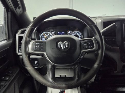 Used 2022 RAM 2500 Tradesman w/ Chrome Appearance Group AWD/4WD image 18