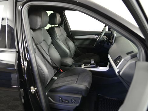 Certified 2024 Audi Q5 e Premium Plus w/ Premium Plus Package image 19