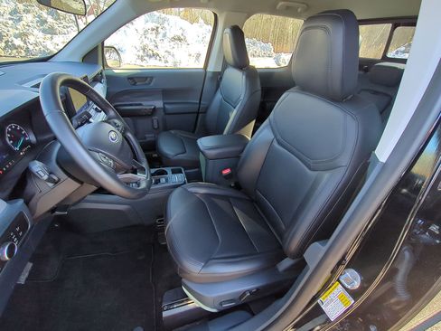 Certified 2024 Ford Maverick Lariat w/ Black Appearance Package image 7