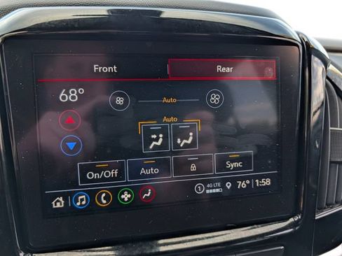 Used 2023 Chevrolet Traverse LT AWD/4WD image 35
