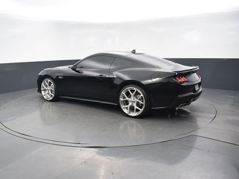 Used 2025 Ford Mustang GT Premium RWD image 3