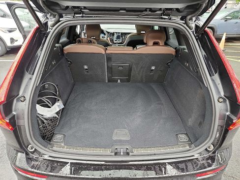 Certified 2025 Volvo XC60 T8 Plus w/ Climate Package AWD/4WD image 27