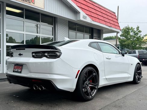 Used 2022 Chevrolet Camaro SS RWD image 3
