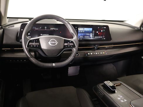 Used 2023 Nissan Ariya FWD image 2