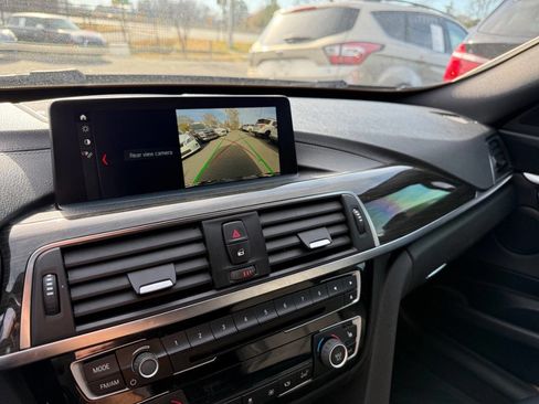 Used 2018 BMW 330i Gran Turismo xDrive image 16