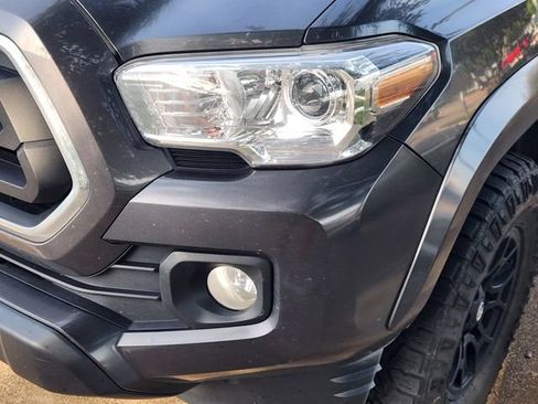 Used 2022 Toyota Tacoma SR5 RWD image 6