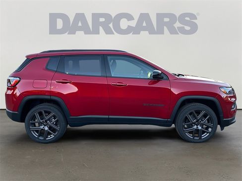 New 2026 Jeep Compass Latitude image 8