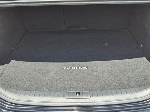 Used 2020 Genesis G70 2.0T RWD image 23
