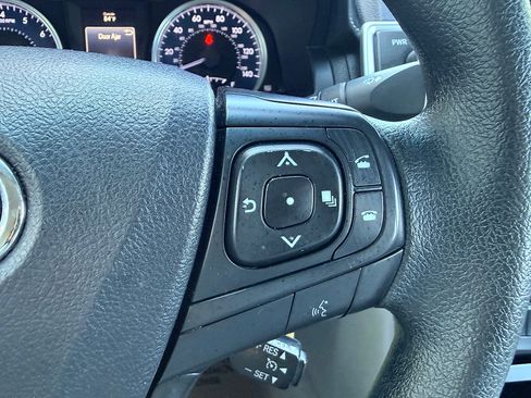 Used 2016 Toyota Camry LE FWD image 21