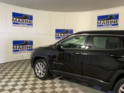 Used 2022 Jeep Compass Latitude AWD/4WD image 8