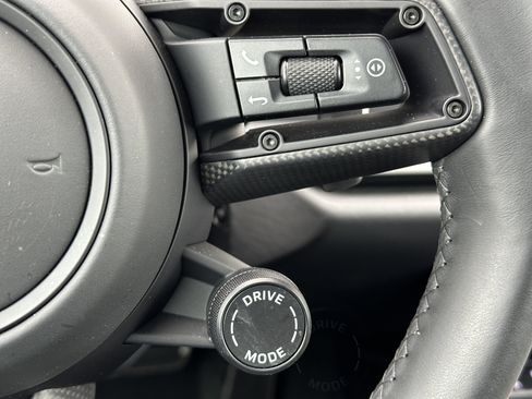 Certified 2025 Porsche 911 Carrera RWD image 35