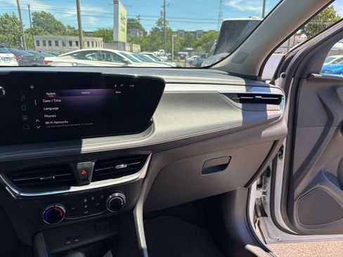 Used 2025 Buick Encore GX Preferred FWD image 34