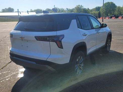 New 2026 Chevrolet Equinox LT w/ Convenience Package II FWD image 12