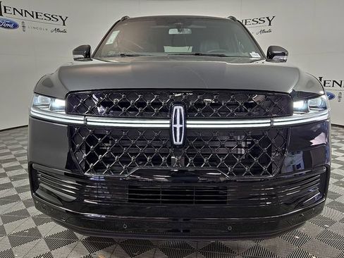 New 2025 Lincoln Navigator Reserve w/ Jet Appearance Package image 2