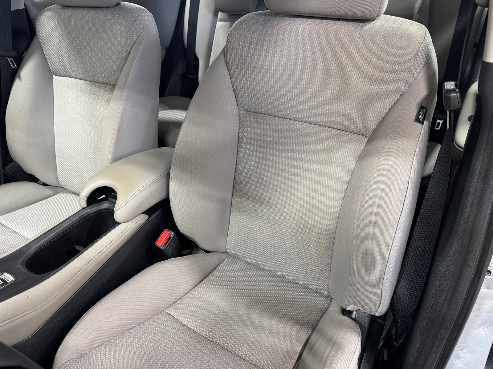 Used 2018 Honda HR-V LX image 31