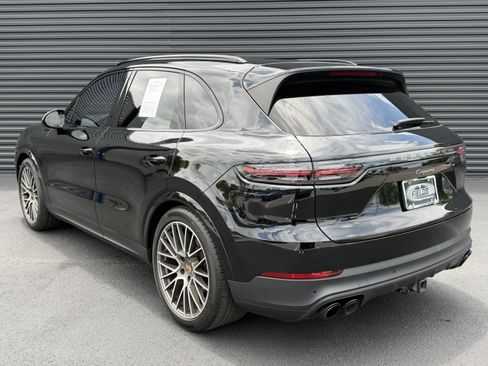 Certified 2023 Porsche Cayenne Platinum Edition AWD/4WD image 3