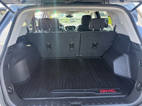 Used 2019 GMC Terrain SLE w/ Driver Convenience Package AWD/4WD image 14