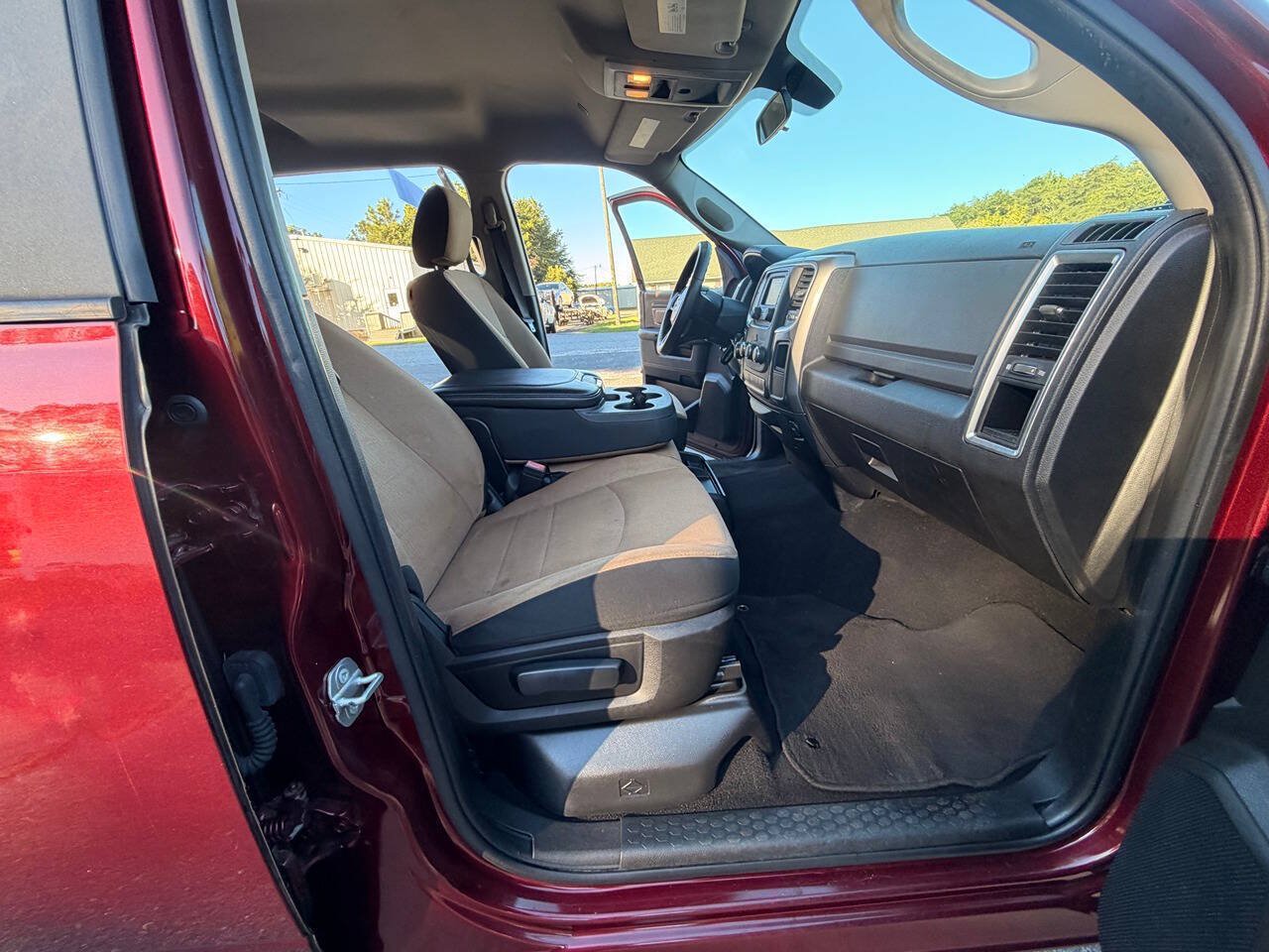 Used 2021 RAM 1500 Classic SLT RWD image 11