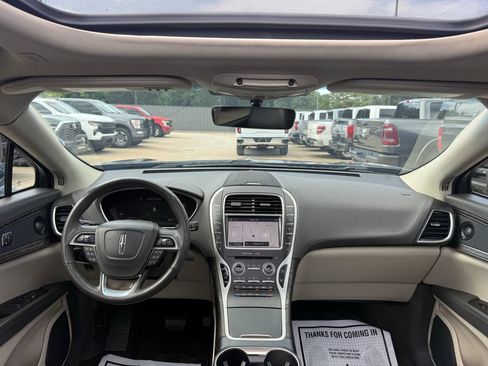 Used 2019 Lincoln Nautilus Reserve FWD image 17