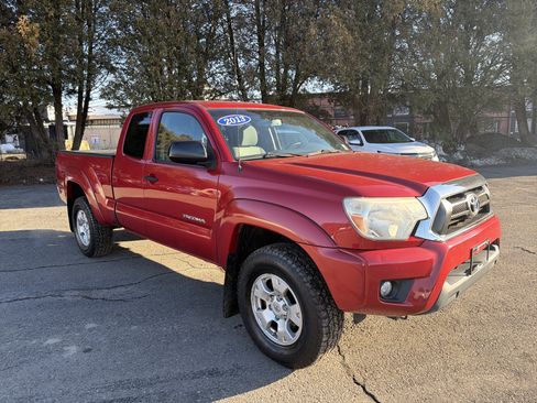 Used 2013 Toyota Tacoma 4x4 Access Cab V6 image 3